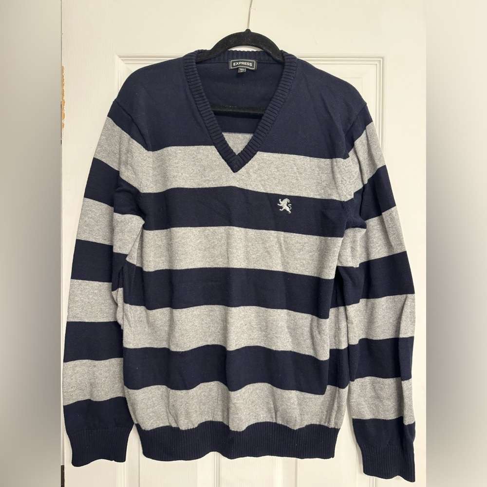 V-neck Men’s Express Sweater in Navy Blue and Gray